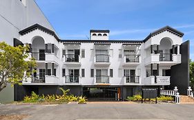 Villa Vaucluse Apartments